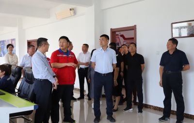 黑龍江省人大代表專題調(diào)研組蒞臨寶泰隆參觀調(diào)研